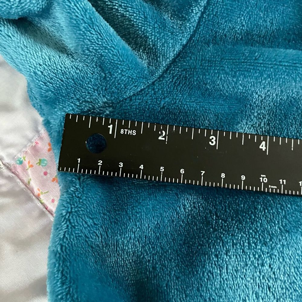 OSCAR DE LA RENTA PLUSH ROBE - Picture 7 of 11